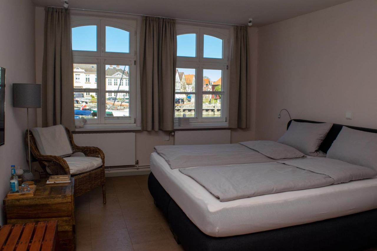 Hotel Das Brueckenhaus Glueckstadt Exterior photo